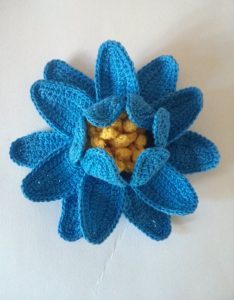 broche-flor-azul